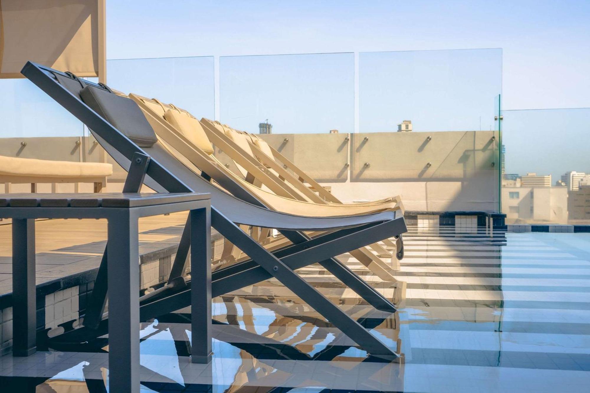巴兰基亚 Faranda Collection Barranquilla, A Member Of Radisson Individuals酒店 外观 照片 The rooftop pool at the hotel